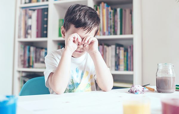 Saiba como prevenir a conjuntivite na volta às aulas