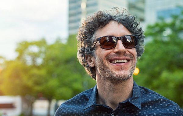 Óculos de sol com grau e lentes fotossensíveis: quais as diferenças?