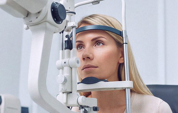 O que o médico consegue identificar em um exame de fundo de olho? Descubra